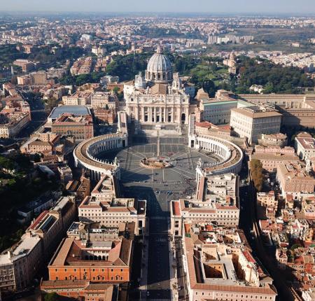Veduta aerea della Basilica di San Pietro e Piazza San Pietro, Città del Vaticano.